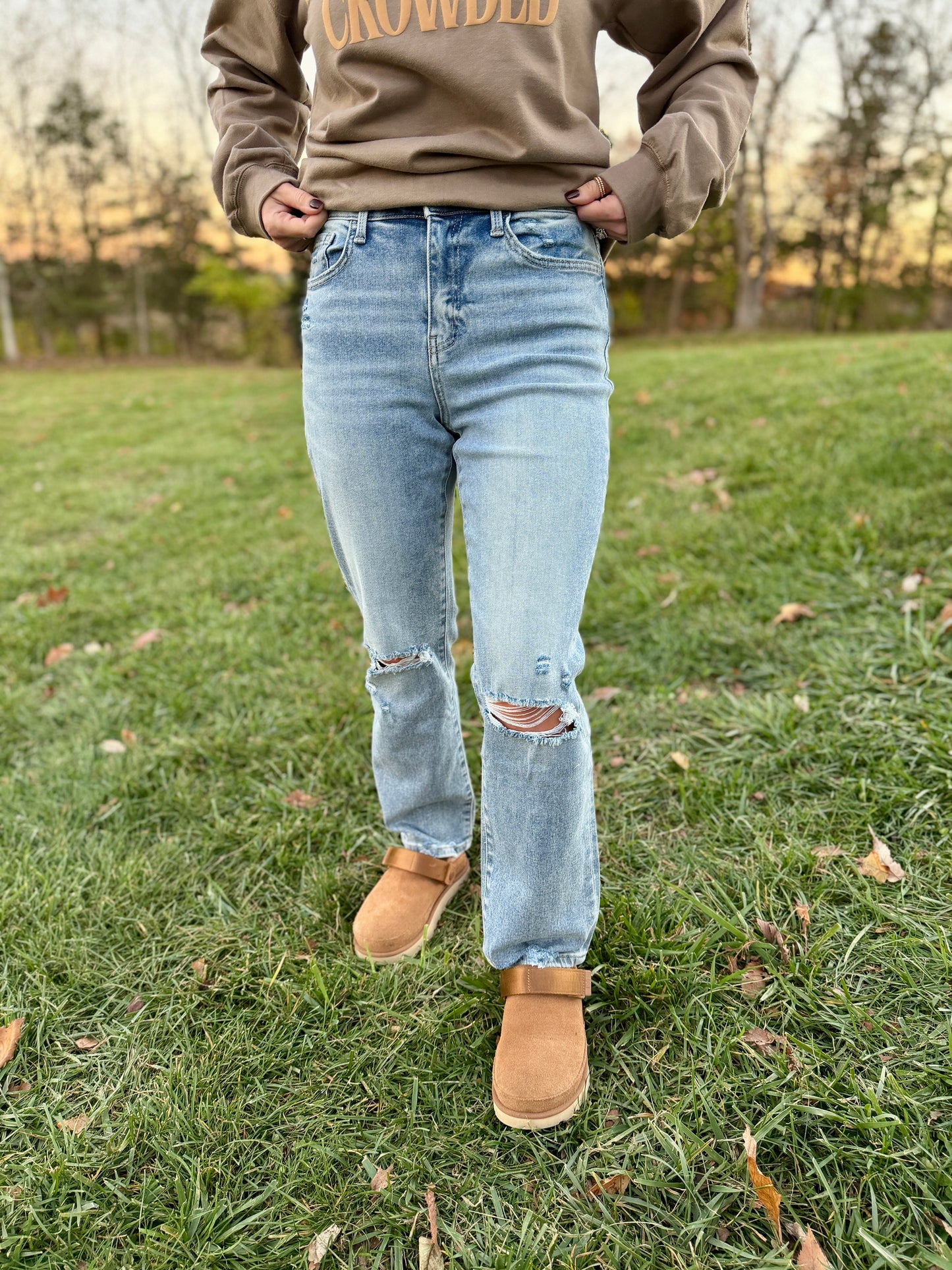 Distressed Crop Straight Jeans